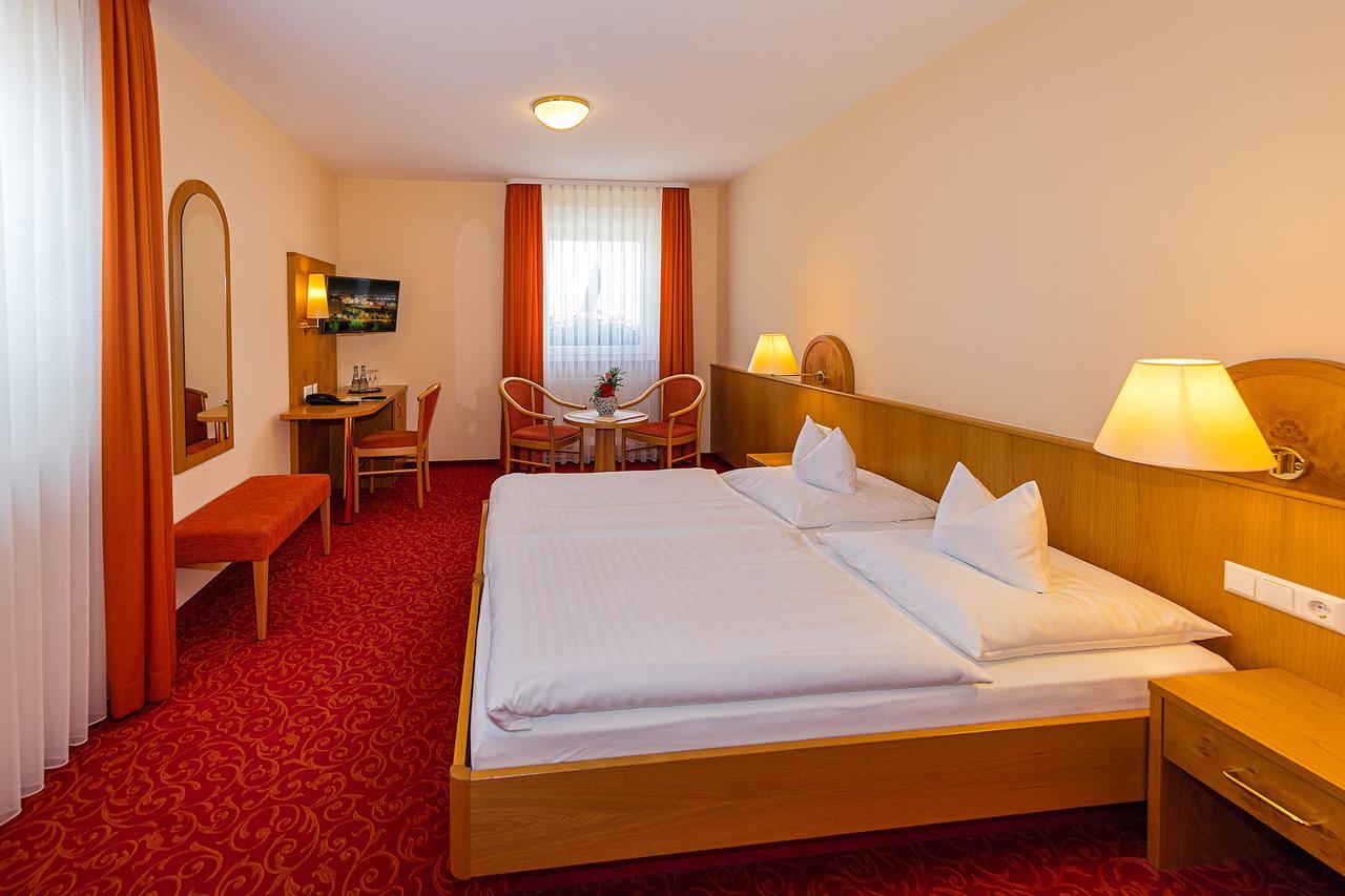 Gasthof - Hotel Zum Ochsen Gmbh Berghulen Εξωτερικό φωτογραφία